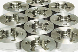 Operator,Inspection,Dimension,Of,High,Precision,Cnc,Turning,Parts